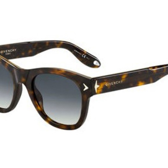 Givenchy Sunglasses  GV 7010/S 08690 🔥🔥🔥🔥🔥 - Picture 12 of 12